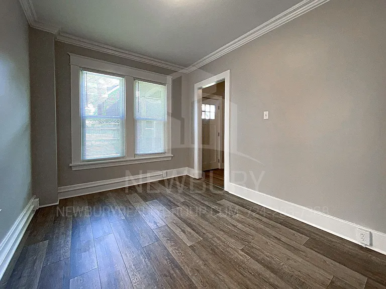 303-317 Wilson Ave — Photo 8