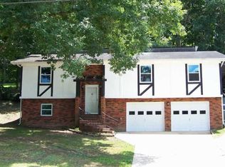 1422 Herndon Dr, Weaver, AL 36277