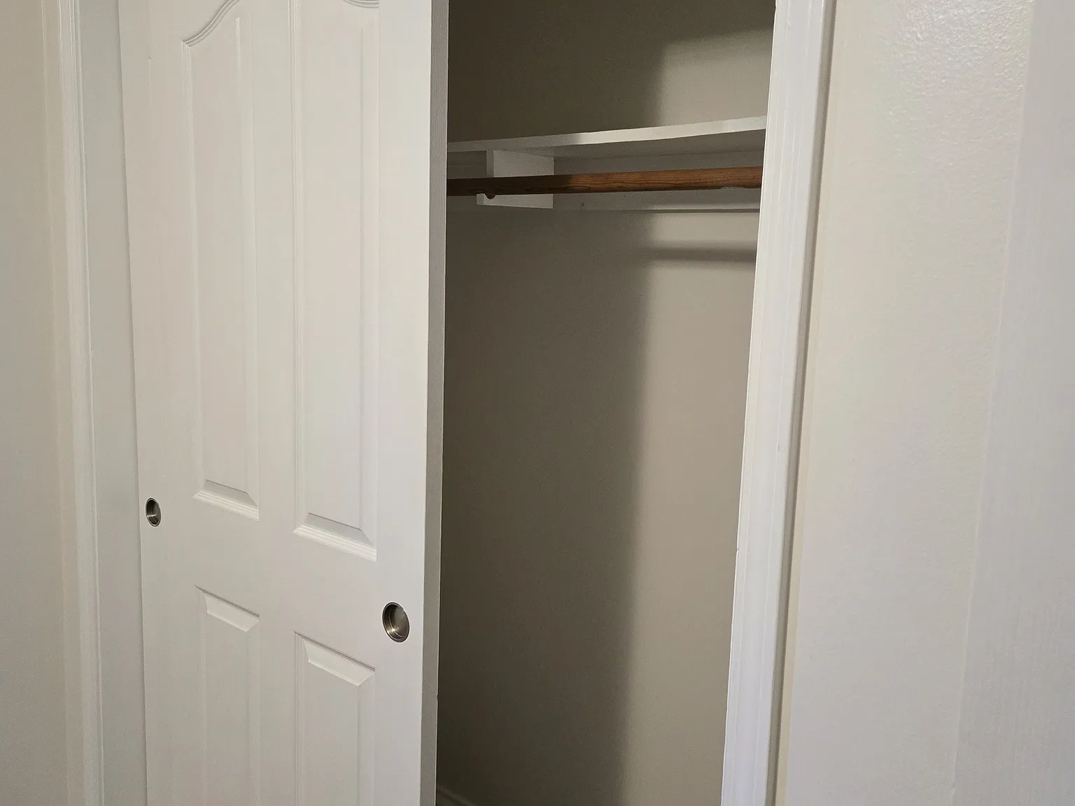 3 bed, 1300 sqft, $4,200 — Photo 3