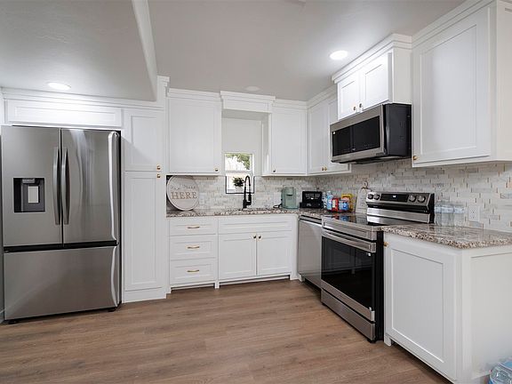 5th image of 408 NW 31st St