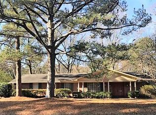 1055 Briarfield Rd, Jackson, MS 39211