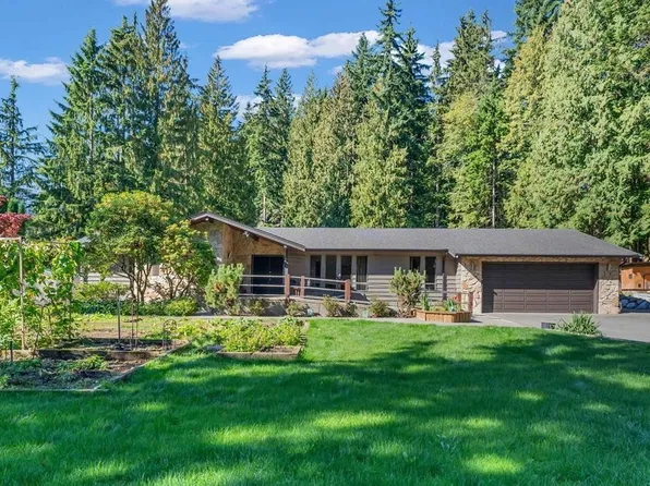 12643 Garibaldi St, Maple Ridge, BC V2W 1N5