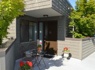 5630 SW Riverside Ln APT 12, Portland, OR 97239
