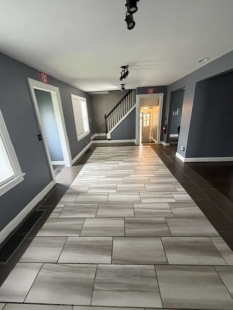 2 bed, 1100 sqft, $1,600 — Photo 2