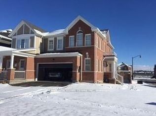 4 Lothbury Dr, Brampton, ON L7A 4G7