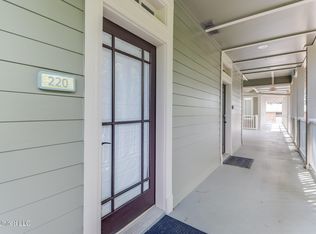 922 Porter Ave APT 220, Ocean Springs, MS 39564