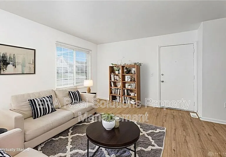 1241-1255 Devon Ave #1243-D — Photo 7