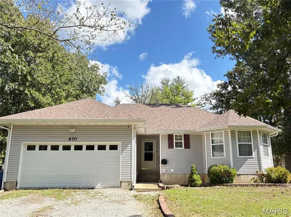 670 Lone Pine St, Houston, MO 65483
