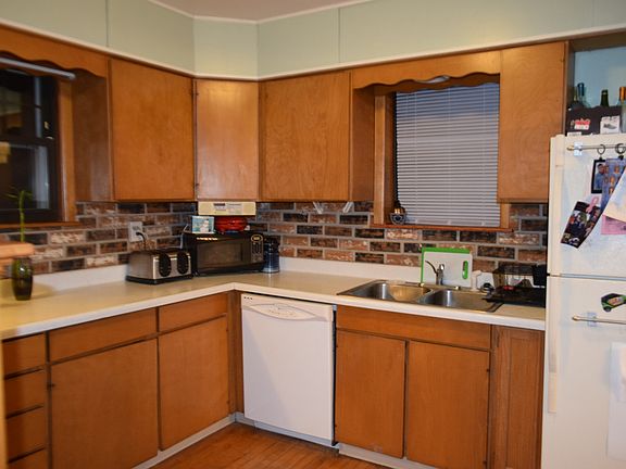 Kitchen/hardwood floors