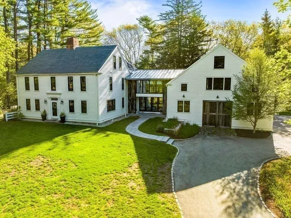 822 Main St, Hingham, MA 02043