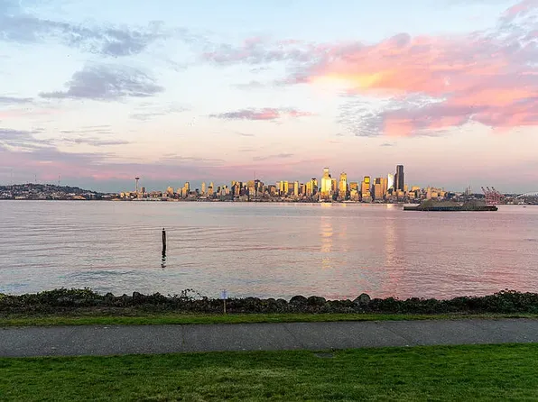 17 Harbor Ave SW, Seattle, WA