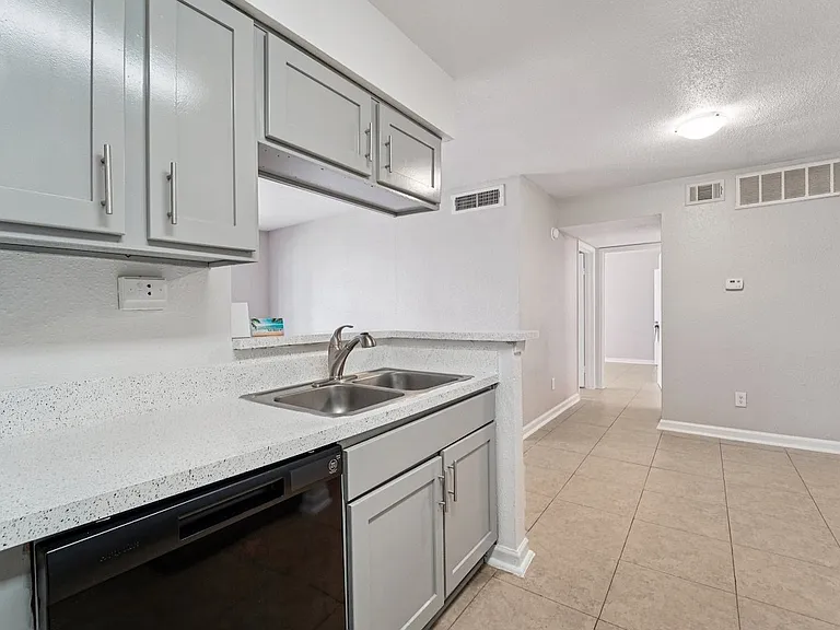 Crosby at Westchase Apartments — Photo 60