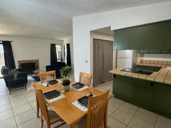 7516 Whisperwillow Dr, Sacramento, CA 95828