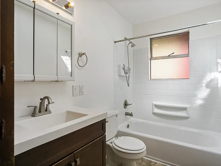 3132 Lombard Ave #6 — Photo 11