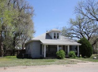 208 S Hays Ave, Protection, KS 67127