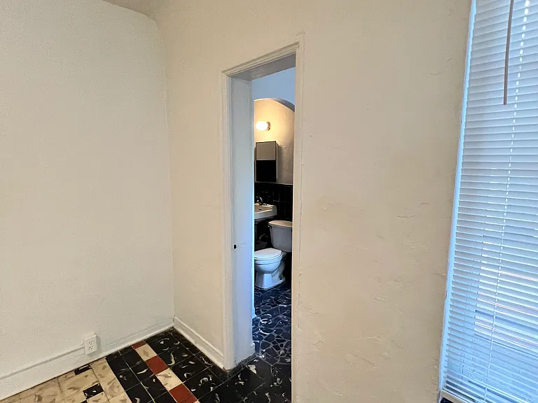 610 Jefferson Ave #6 — Photo 23