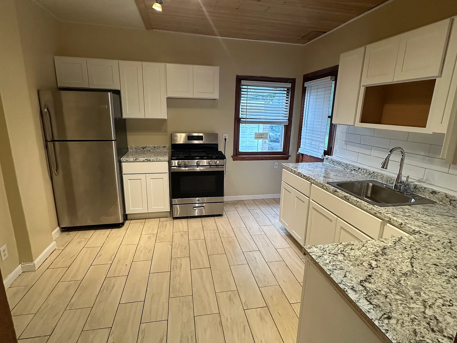 32 Ellsworth Ave — Photo 1