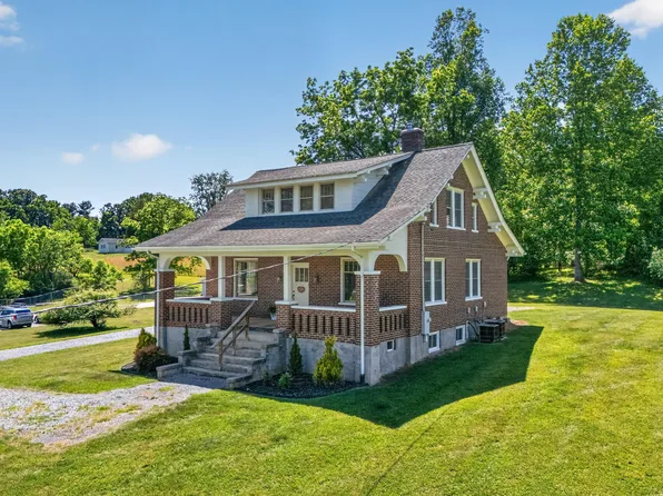 132 Christiansburg Pike NE, Floyd, VA 24091
