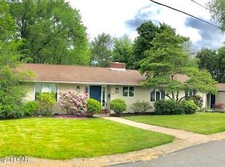 122 Frangorma Dr, Shavertown, PA 18708