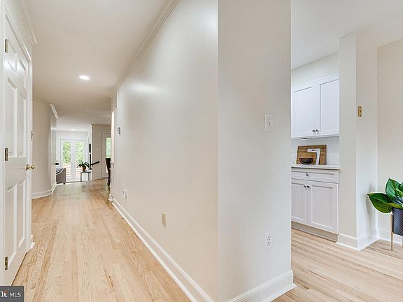5th image of 2454 N Wakefield Ct