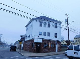 927 Stafford Rd, Fall River, MA 02721