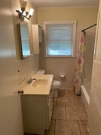 2 bed, 951 sqft, $995 — Photo 3