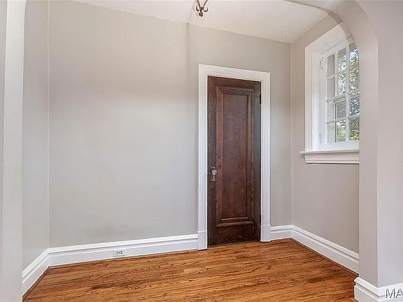 4th image of 834 Pennsylvania Ave #A