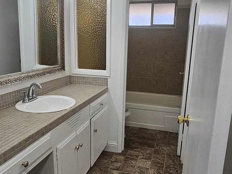 5893 S Land Park Dr — Photo 14