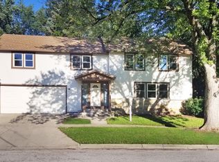 464 Howell Pl, Aurora, IL 60505