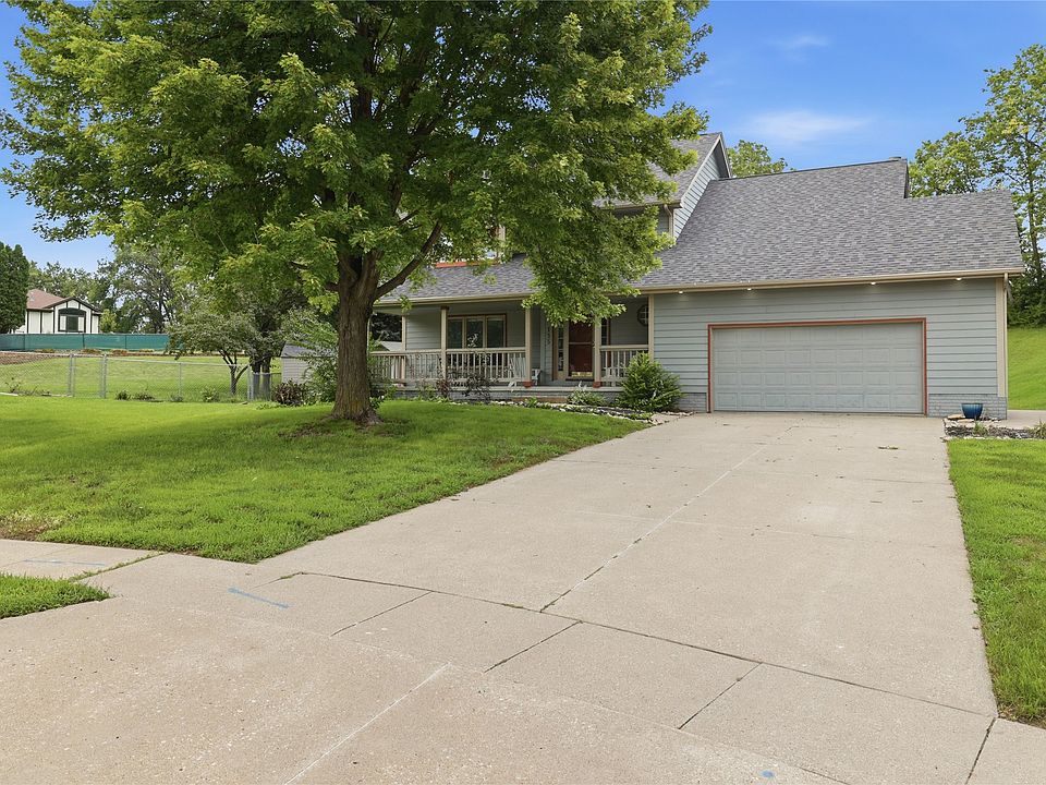 1st image of 155 Orchard Ct