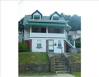 2332 Locust St photo 1