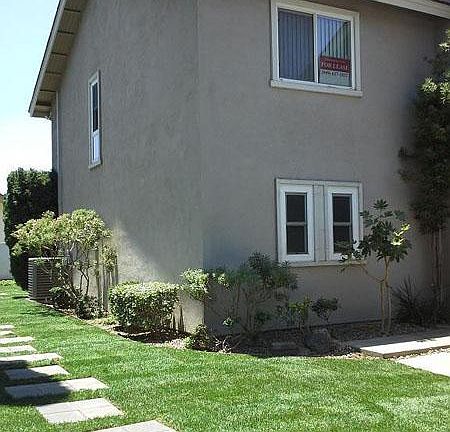 Front Yard to Side Yard Walkway