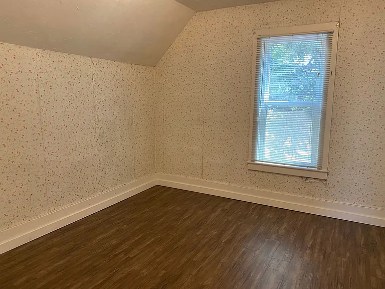207 S Sprague St — Photo 13