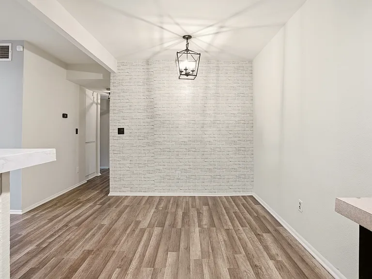 1101 W Macarthur Blvd #271 — Photo 6