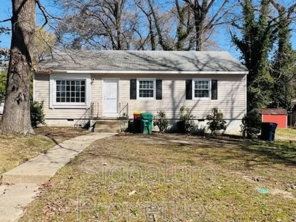 211 Deerfield Dr, Petersburg, VA 23805