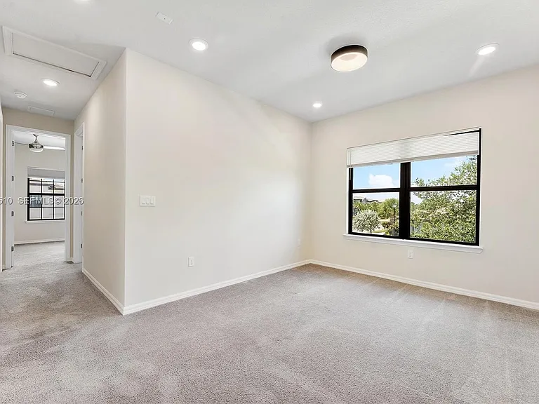 2485 Primrose Pl — Photo 19