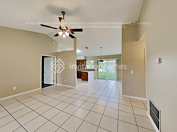 4th image of 218 S Bristol Cir
