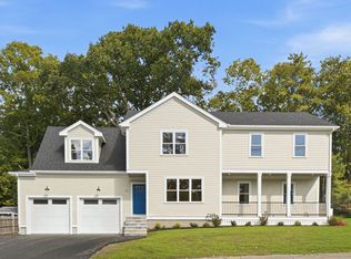 27 Geraldine Dr, Norwood, MA 02062