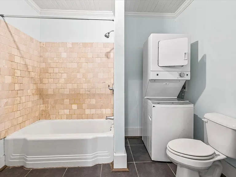 762 E Waldburg St — Photo 14