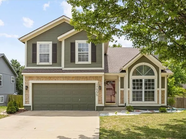 17555 W 111th Ct, Olathe, KS 66061