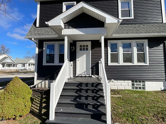 2nd image of 1133 Chestnut St