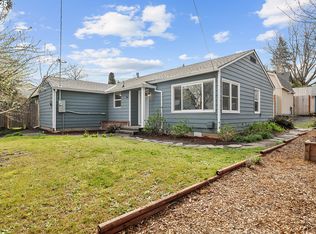 102 SE 5th St, Troutdale, OR 97060