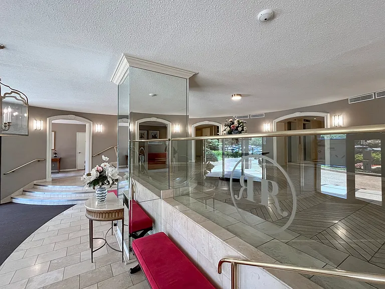8370 Greensboro Dr #118 — Photo 2