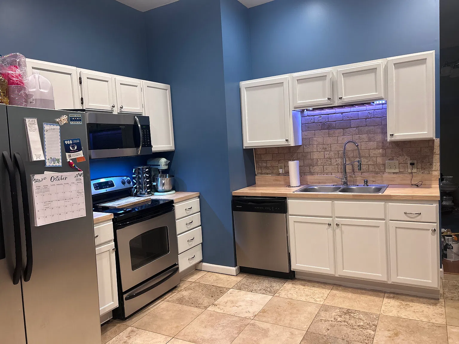 2 bed, 1.5 bath, 1600 sqft, $1,950 — Photo 3