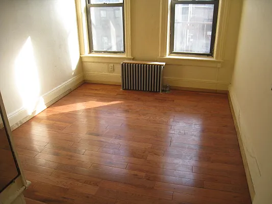 Rented by Alexiou Realty | media 4
