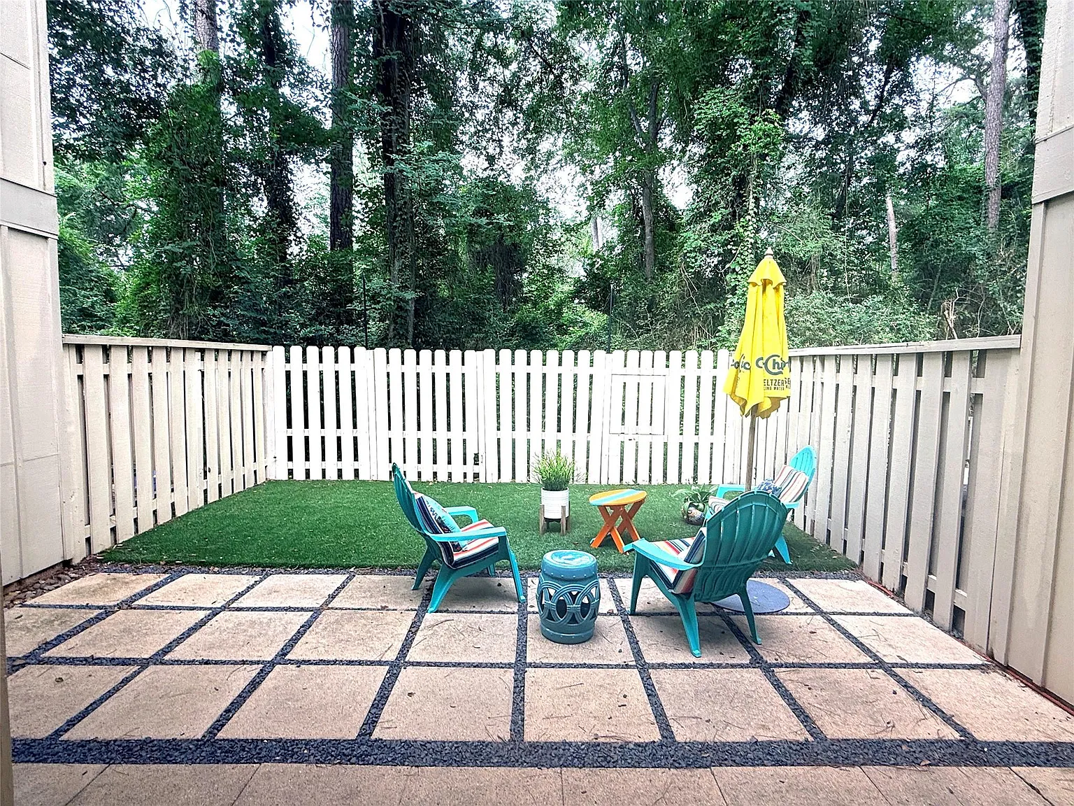 2 bed, 1.5 bath, 1290 sqft, $1,985 — Photo 1