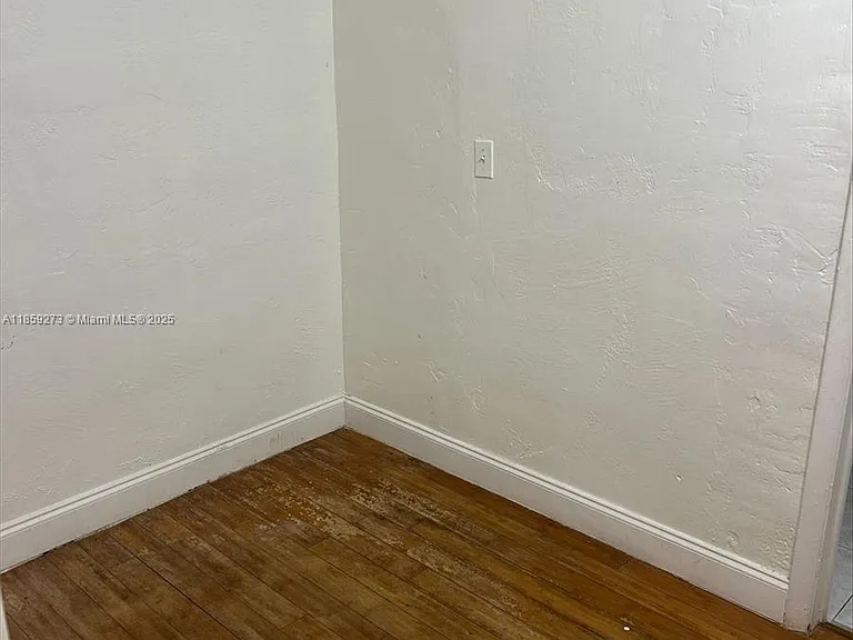 2175 NE 170th St #202 — Photo 5