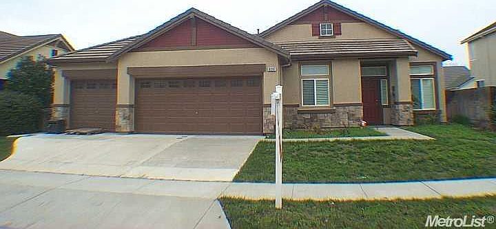 1st image of 3287 Malcolm Island St