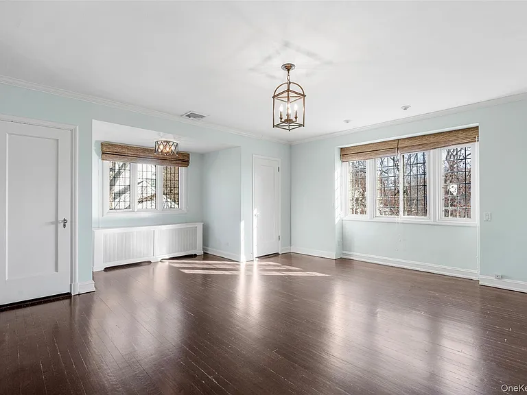 22 Verdun Ave — Photo 15