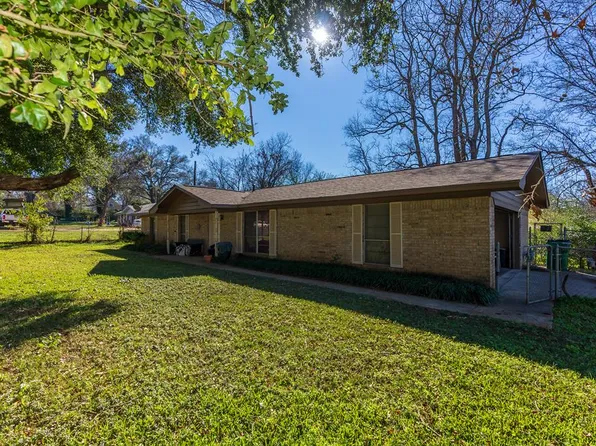 2601 Crockett Rd, Palestine, TX 75801